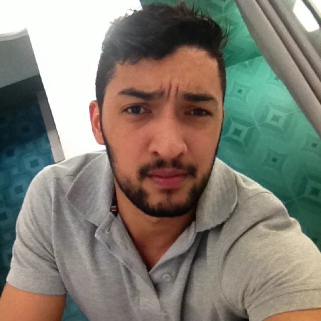 Um escorpiano apaixonado pela vida e vivendo intensamente cada segundo....