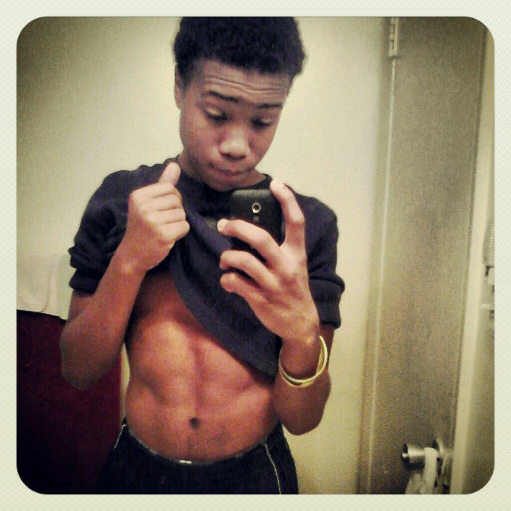 Kik Meh @_youngnrestless 
FB @DeyCallMehRayRay
FMOIG @talented_since98