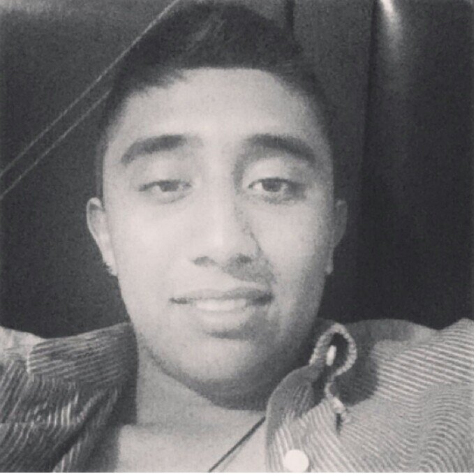 Danny Alvidrez | Del Valle is the school | Untaken. | Twin Sister : @E_Drizzlee | TGOD . | Follow me .