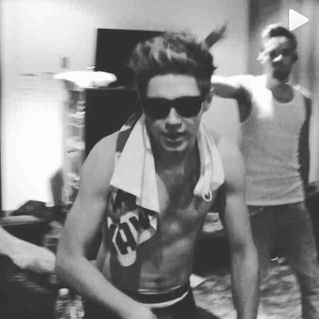 This is a free follow! Do not follow! Follow @styleswildest1 or you will be unfollowed!