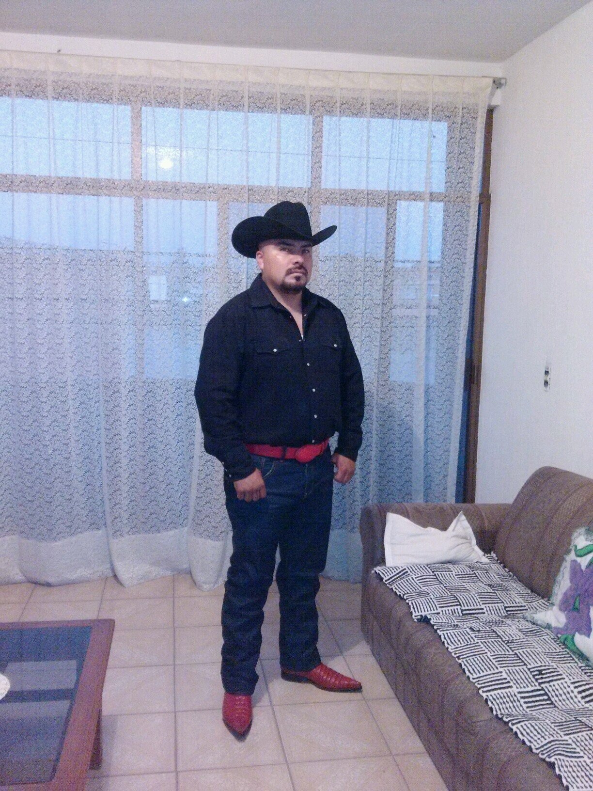 LISTOS Y A LA ORDEN PARA HACER UN DESORDEN