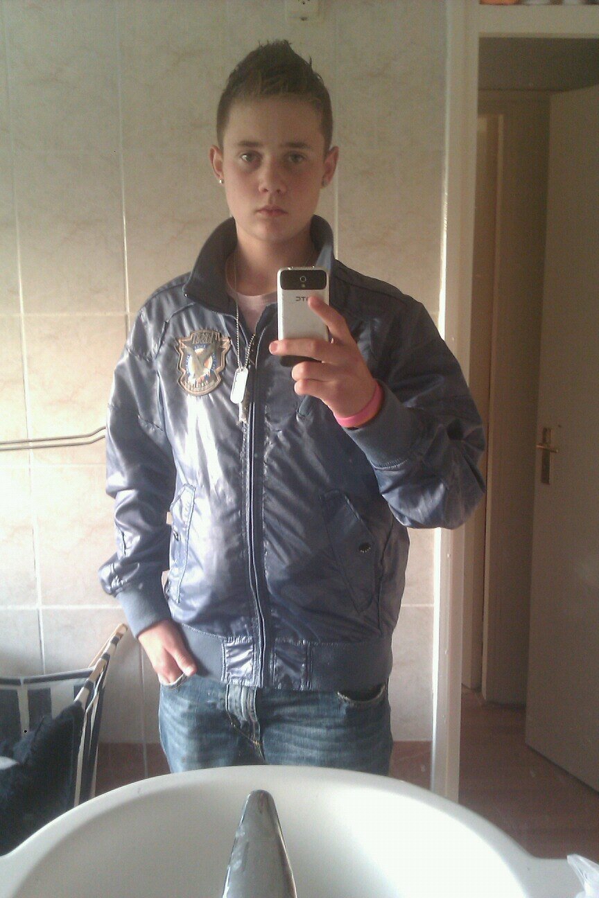\chilling\ TM: GaMe/ Gamen Feesten(L)Ajax Amesterdam./ AOC terra Wolvega 4A     Yᵒᵘ Oᶰˡʸ Lᶤᵛᵉ Oᶰᶜᵉ