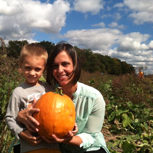 tiajb's profile picture. being the best mother i can be :)