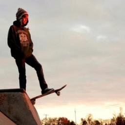 || 19 Skater. . Tiestö & Avicii como forma de vida. Intentando dar lo mejor de mi en cada paso. || Odiando esos 252 km que me separan de tu sonrisa|| #18