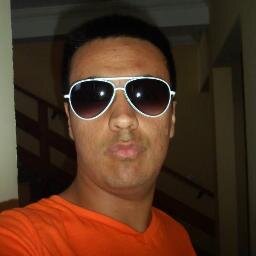 A amizade desenvolve a felicidade e reduz o sofrimento, duplicando a nossa alegria e dividindo a nossa dor.