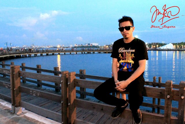 Zhuned's profile picture. 