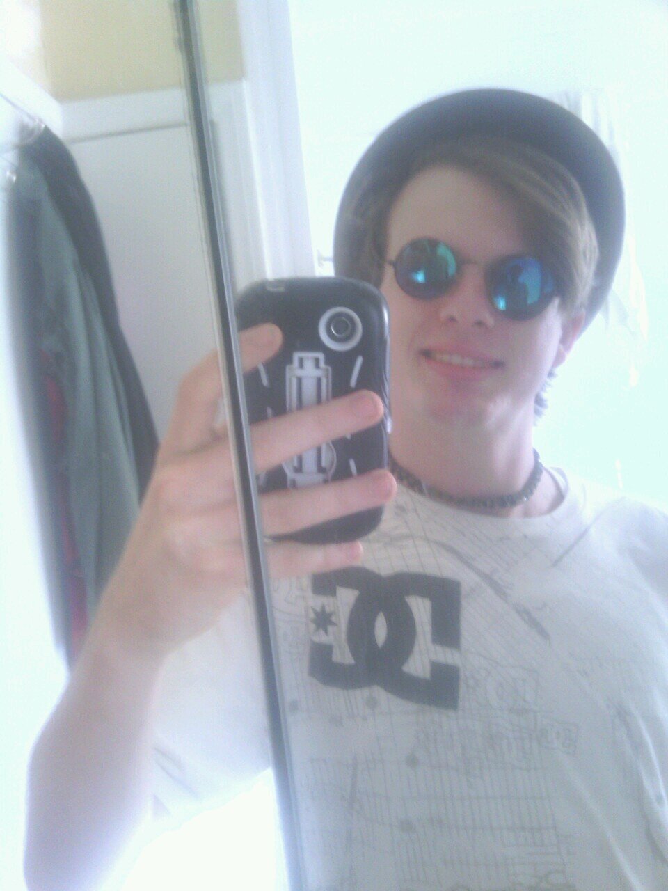 OG Skater/SwaGG Rapper From RT.10 #SaltRock|#Wv Hip-Hop Artist|http://t.co/VIqvtiD5kI… | Lives #Based life|#Cluutchin|