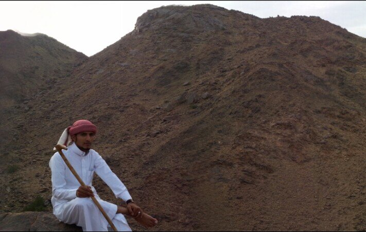 مَ الحُب إلا لـ الحبيبِ الأولِ