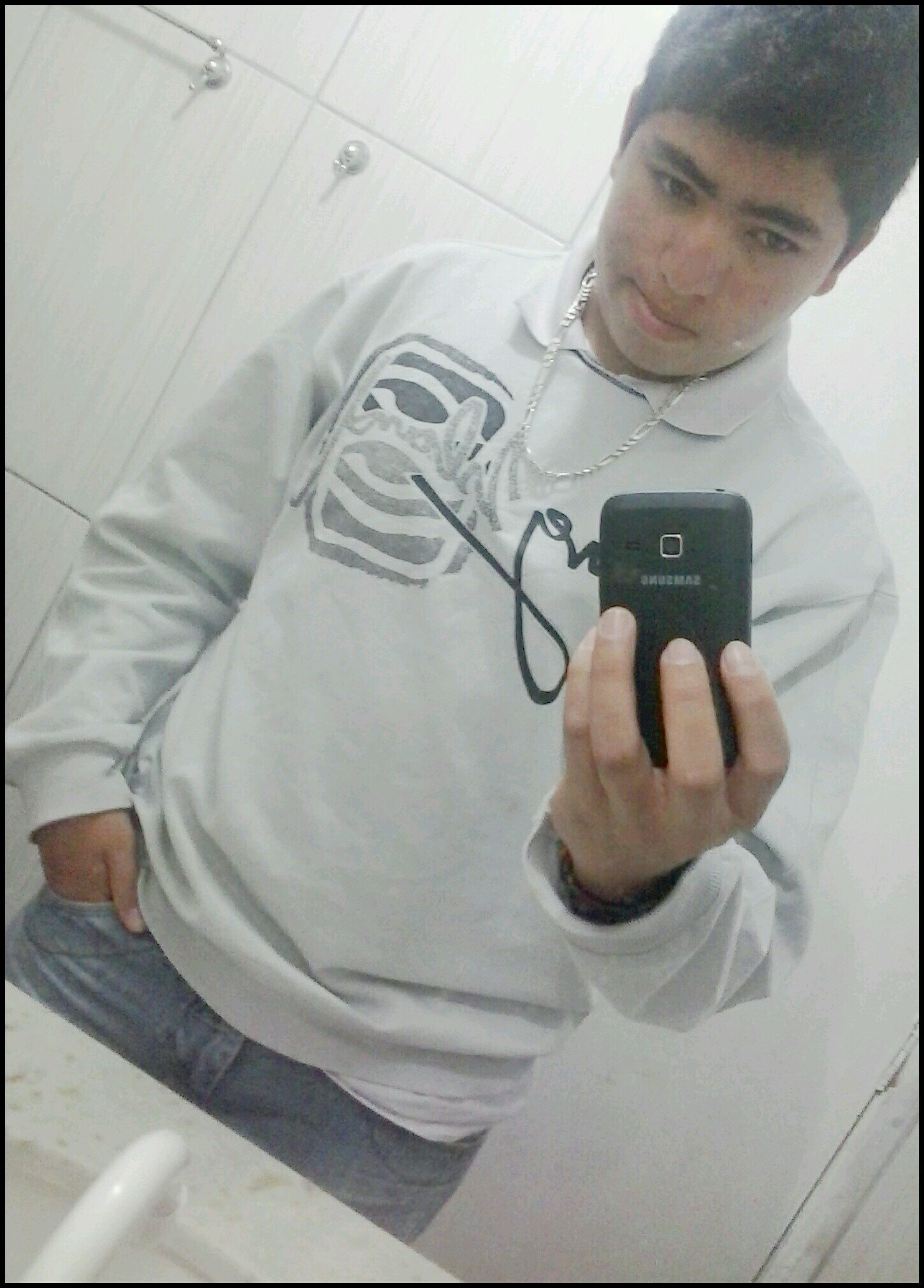 Hey,quando voce não tiver bem lembre de 3 coisas tá , Deus ta com voce , tudo passa e eu te amo . Seu chato  s2             por: @gabzi_nha