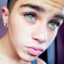 @raul25infinity porque tu ocupas hasta el mas oscuro rincon de mi corazon, te amo.