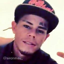 O teu sorriso é o que me faz sentir bem , o teu sorriso é o que me completa, eu te amo ídolo. @Mclon_oficial , Eu te eternamente ♥