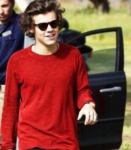 your fave loves you. x please follow @_ashtonarryy