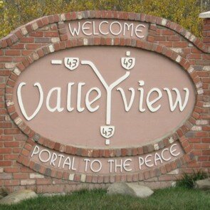 You're visiting Valleyview, Alberta, Canada with an area population of about 7,000.  No matter the season, the valley looks fantastic.