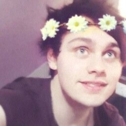 Follow my main @5scofsummer if you want :) I send dms to 2/4 + band there x