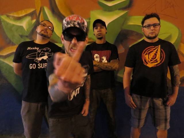 Somos uma banda de hardcore paulista formada em 2001.