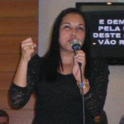 Pastora da Igreja Renascer em Cristo no RJ. Fiel à visão Apostólica, vivendo a plenitude do Ano Apostólico de Ezequias. Limpeza, cura, transformação.