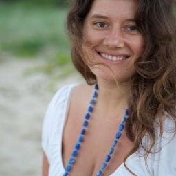 Mind-body and energy medicine specialist & kinesiologist. Worshipper of all things vast, loving, real.
