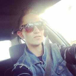 Angel (Enyel) Cantante,Compositor Urbano       @yells music ,Su vida la musica 
y Sobre Todo Humilde.