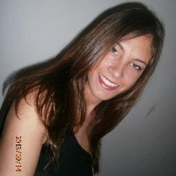 Levanta a cabeça. Respira. Olha pra cima. Se valorize. Só você pode mudar sua vida. 
Se você quiser você consegue...