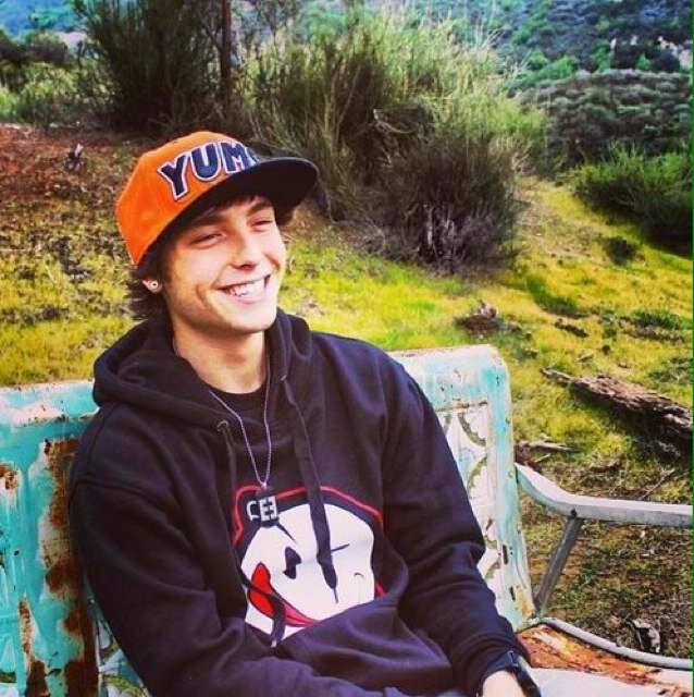 What up, my name is Wes.. I sing and I play guitar in a band called Emblem3.. When im not makin music im either Surfing, Chillin, or working out *Parody*