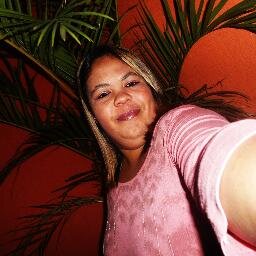 Sorria! já não há mais para que chorar, A tempestade já se acalmou, Olhe para o céu lá fora e veja, o dia que surgiu.. ♪♫
