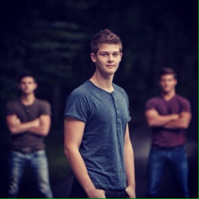 0/3 so far Zach is my Boo, Adrew is my Babe,and Colton is my Baby Theyre gonna win. @RestlessRdMusic guys. Ill be here waiting for you to follow me. c: