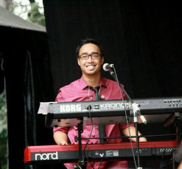 Pianist. Keyboardist. Pianikaist. (?)