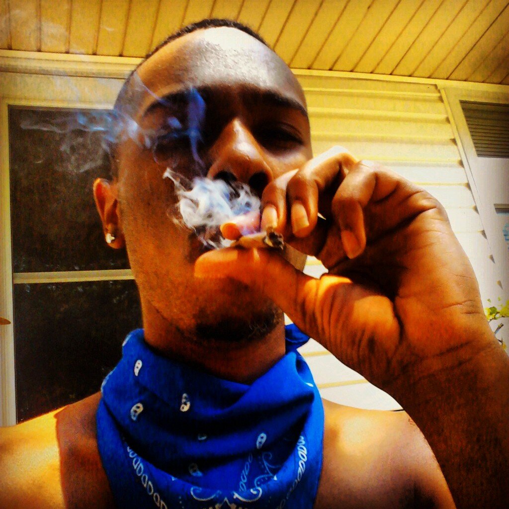 19 Rapper From St.Louis Rose Gang™ Relentless Grind Ent© #STL #RG! #R2R mixtape out now on Datpiff! For any other info hitup my g-mail JonThomas314@gmail.com