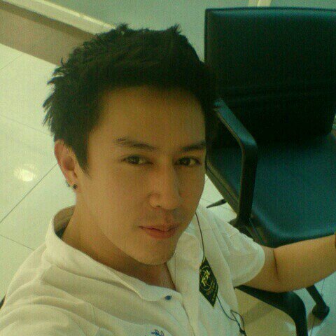 Graduated from Monash University Country Australia State of Melbourne. Have a certificate of graduation from a Mahachulalongkornrajavidyalaya University.