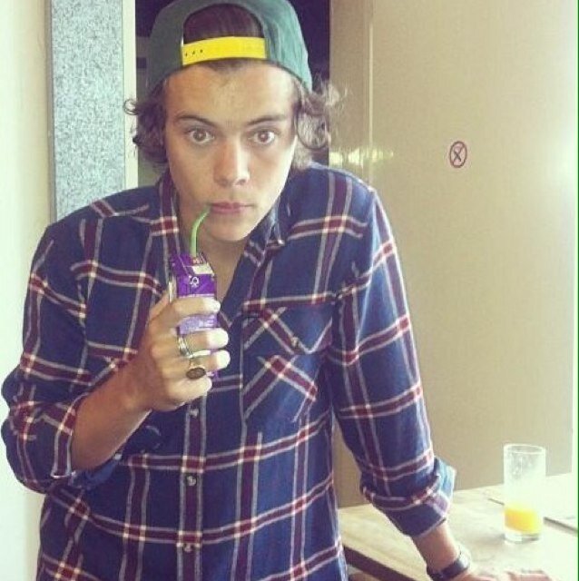 Hi Harry would kiss you .xx Please follow @hemmosharreh she follows back