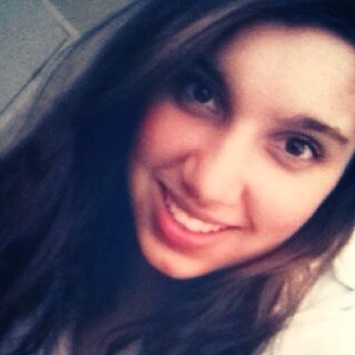 follow i follow back, I'm a directioner, belieber, simpsonizer, selenator, and I love Cher loyd she's my idol!!!