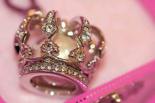 Lift your head princess, if not the crown falls♥♥ If anyone ever needs to talk, I'm always here ツ xoxo