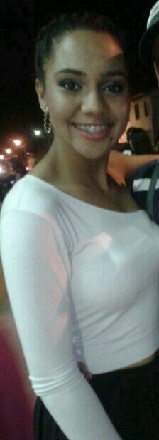 Baiana, torcedora do flamengo,comilona e feliz.              http://t.co/j04D8goMDB