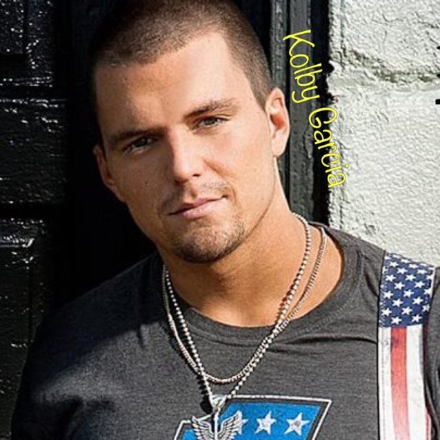 Just another Texan, living the dream of the South! Younger brother to @AHiddenSolace who abandoned us for the glamour of LA 18+/RP