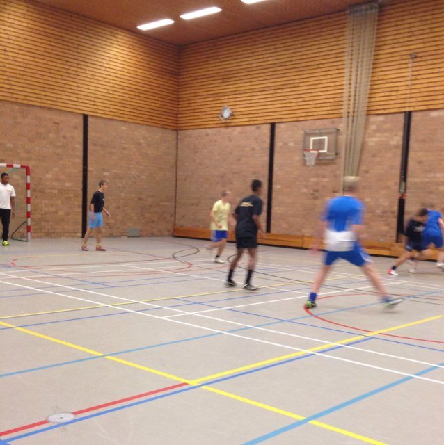 http://t.co/omcdBvHHKa Zaalvoetbalcompetitie voor jongeren tussen de 12 en 17 jaar !