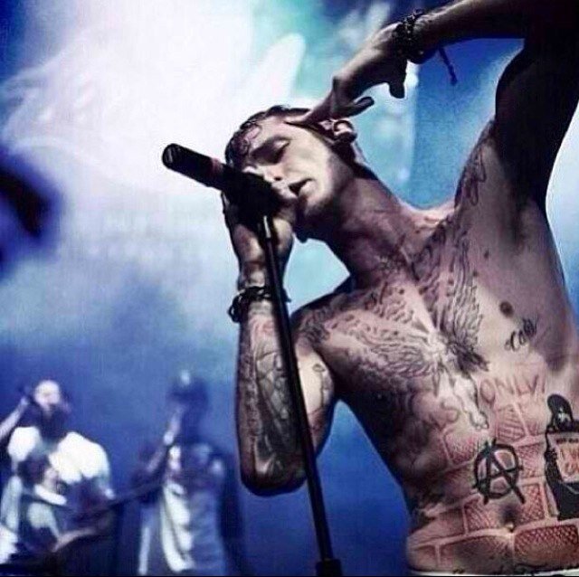 19xx_laced_up's profile picture. Love me some MGK!! EST4LIFE bitches!!! If your not part of EST, quit stalking, and stay the fuck off my page!!