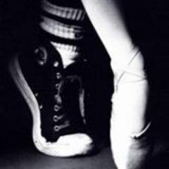 sn alice e ballo hip hop!la mia crew si chiama NEW ENERGY!!ho 13 anni!!!
