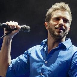 Club De Fans Sevillano: Pablo Alborán siempre contigo; Solamente tú y tú y tú... Nuestro lema: Las Sonrisas De Alborán dando guerra siempre estarán