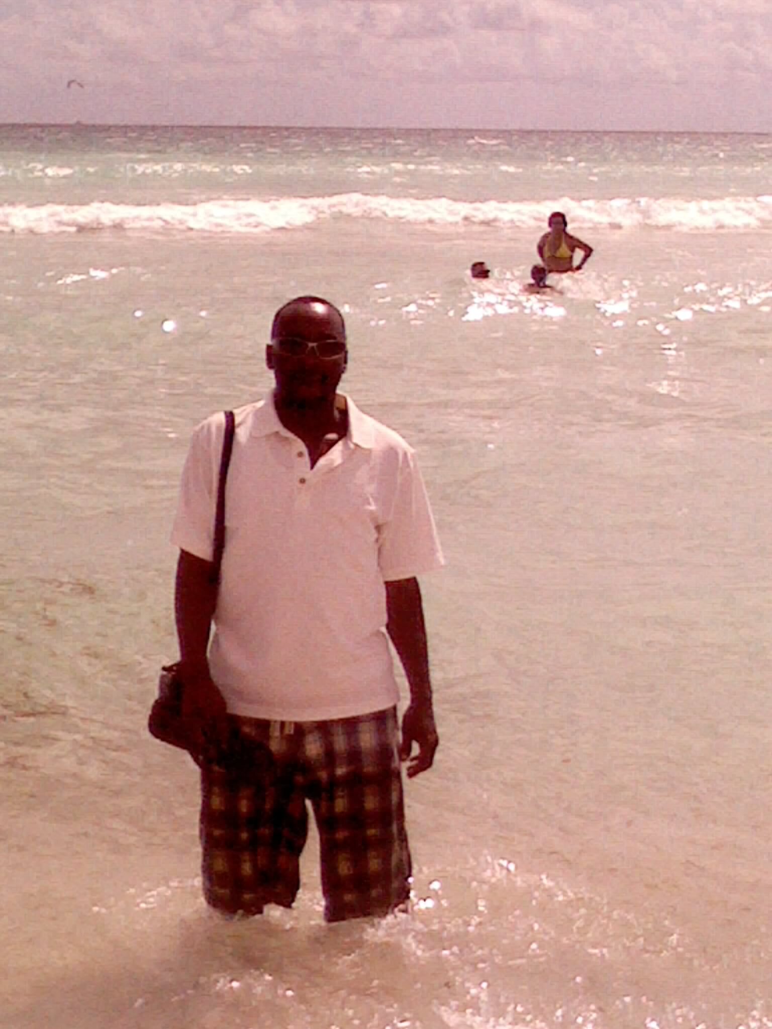 rooseveltward's profile picture. All green everything!!!!!!