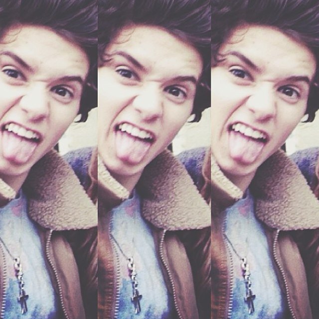 FOLLOW ME ON @DAISYSIGH BECAUSE IM FABULOUS