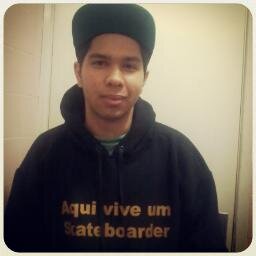 Mas quando não se pode mais mudar tanta coisa errada
Vamos viver nossos sonhos, temos tão pouco tempo.  

CHORÃO ETERNAMENTE