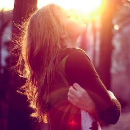 O coração alegre aformoseia o rosto, mas pela dor do coração o espírito se abate. 
{Provérbios 15:13}
