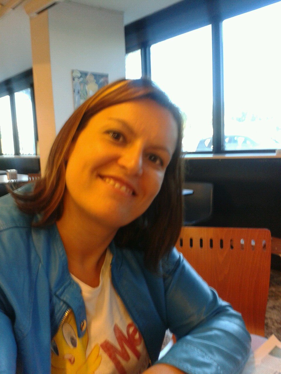 virginiatwitt's profile picture. Laurea in scienze della comunicazione, vivo a Roma, ho una famiglia mia che amo tantissimo e un lavoro che amo un po' meno.