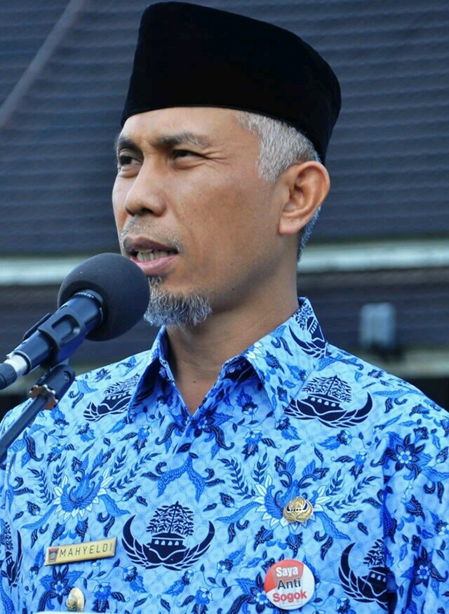 Mahyeldi_'s profile picture. H. Mahyeldi, SP. Dt. Marajo | Seorang manusia biasa yang sedang berjuang meluarbiasakan diri, keluarga, masyarakat, dan bangsa kita tercinta