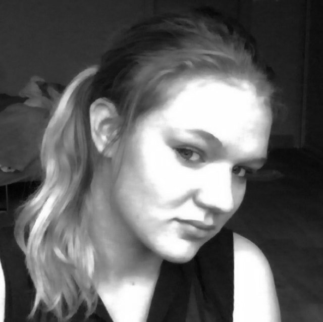 18, kinda obssesed with youtubers, love The Script, Beyonce and Imagine Dragons, saw them at V Festival.