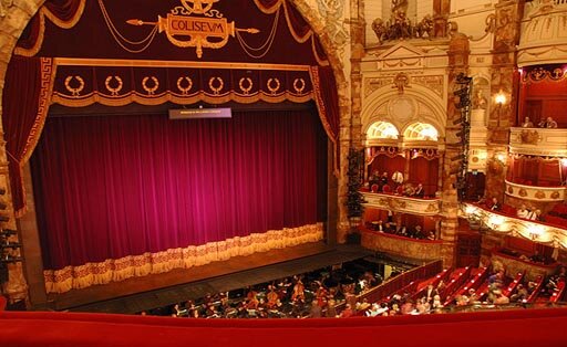 Información sobre obras y espectáculos teatrales que se representan en la ciudad de Barcelona