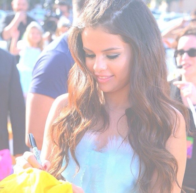Selena||21||single||singer,actress and stilist||Justin love||Ariana best