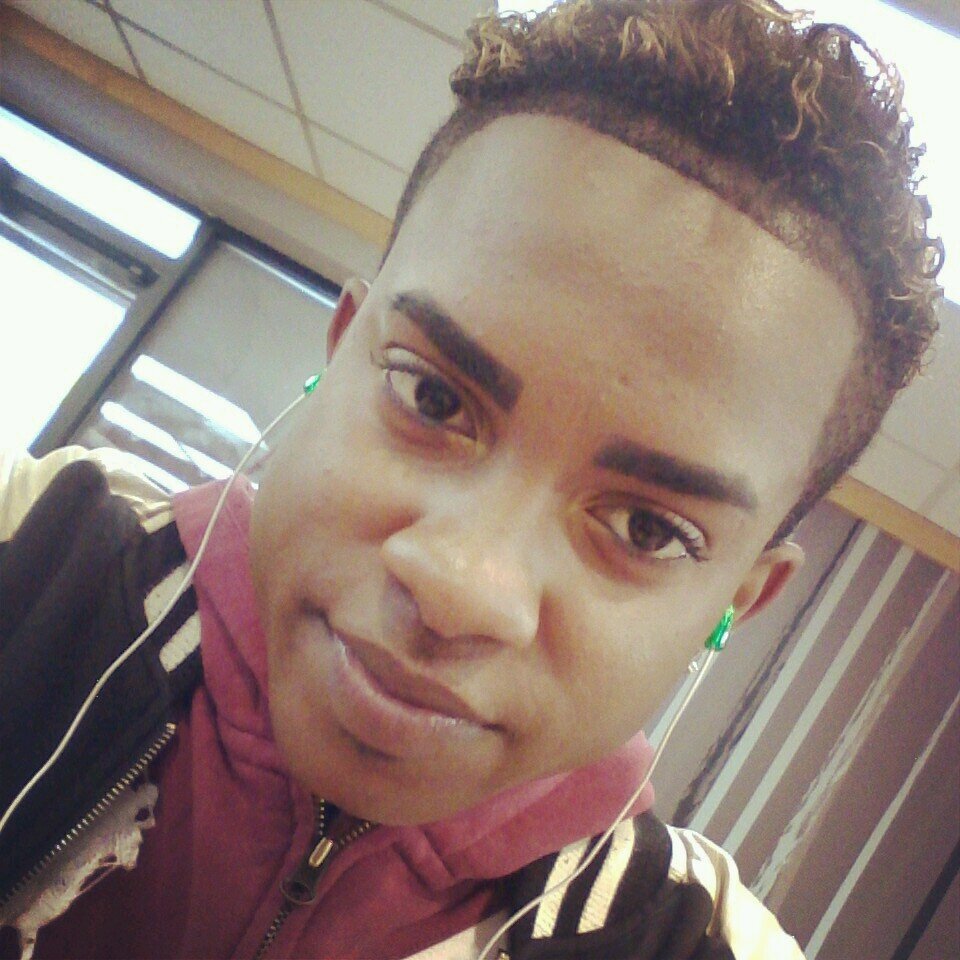 im a Bosss with Bosss tweets && if you wanna FOLLOW a Bosss then , follow ME ( :