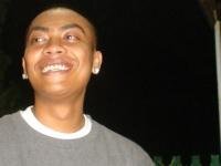 papanya e'el(abi darrin el hakim),salesman,figuran,rapper,penyanyi,penghobi burung kicauan,pecinta sneakers,menyenangkan,easy going,very friendly,nice,etc