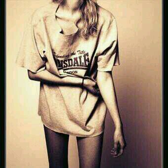 Smiler ∞// Dierctioner ∞// Cher Lloyd ∞// Mi musica es la unica salida que me ayuda a escapar sin hacerme daño// ∞